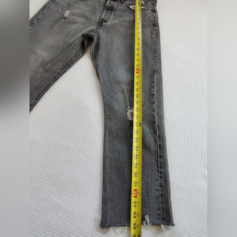 Levi's Wedgie Straight Distressed Gray Jeans Size 31 - Picture 6 of 13